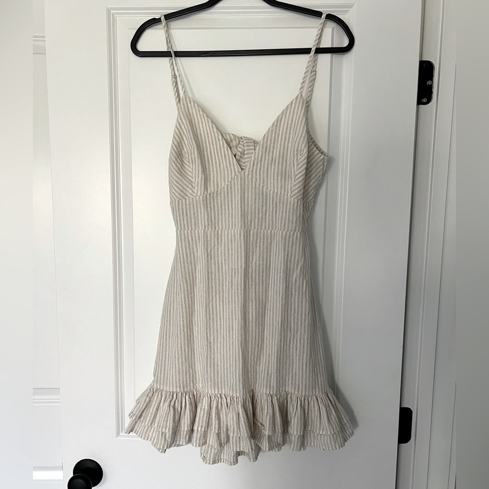 Absolutely adorable summer MINKPINK dress - tie back